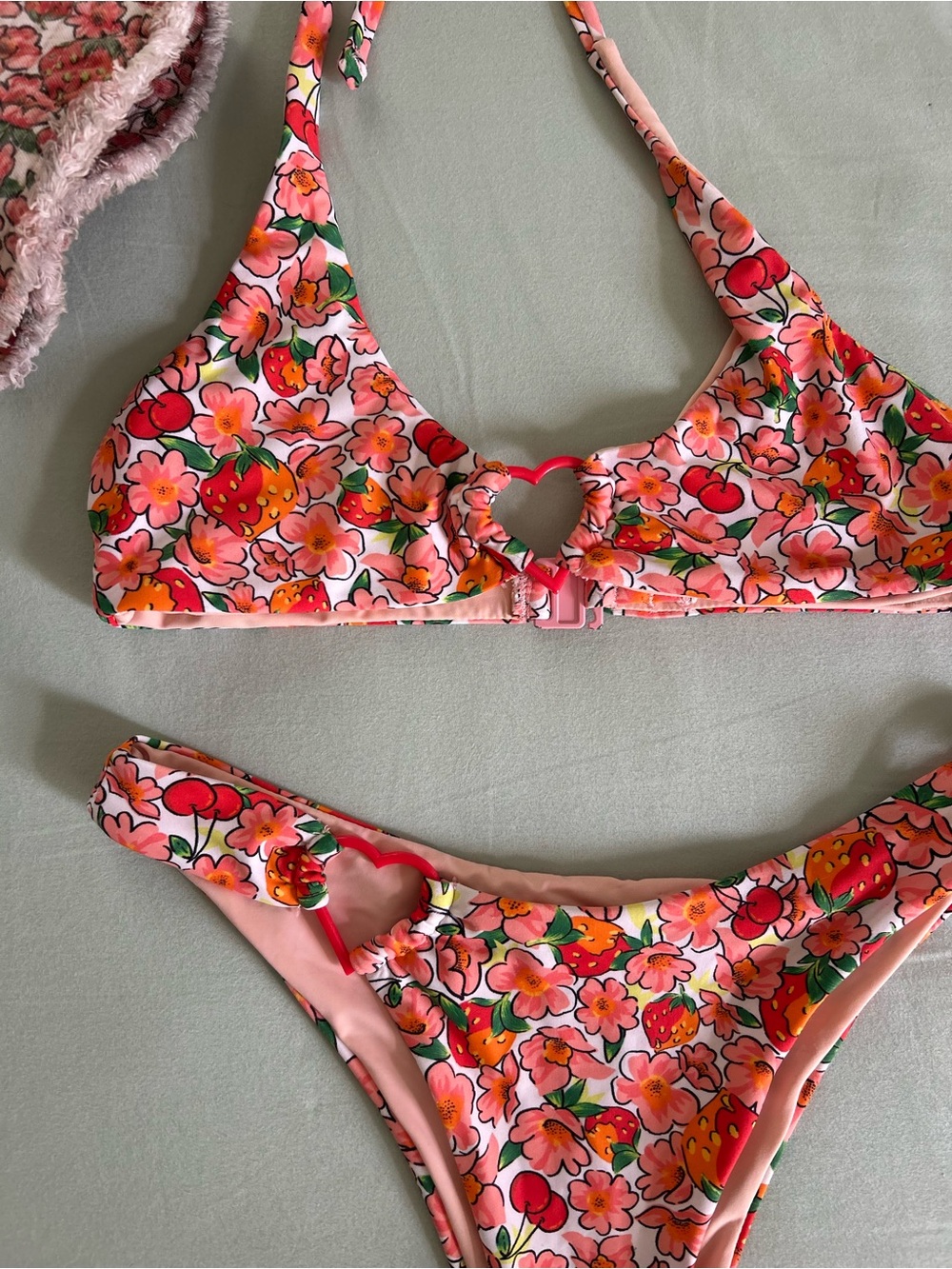 Beach Riot Bikini + Bucket Hat Matching Set - Picture 2 of 3